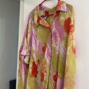 Nice summer light weight shirt .like new